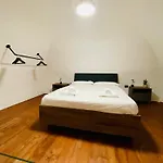 Suite169 Black Bari