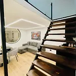 Suite169 Black Bari