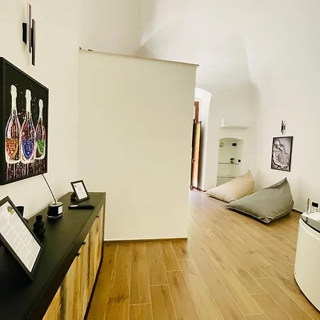 Suite169 Black Бари