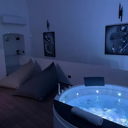 Апартаменты Suite169 Black Бари