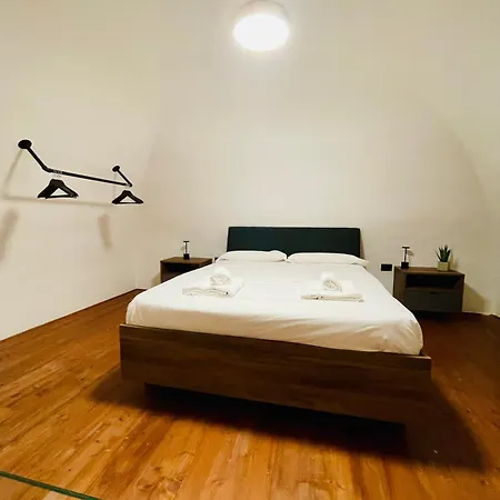 Suite169 Black Бари