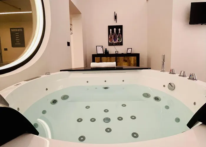 Apartment Suite169 Black