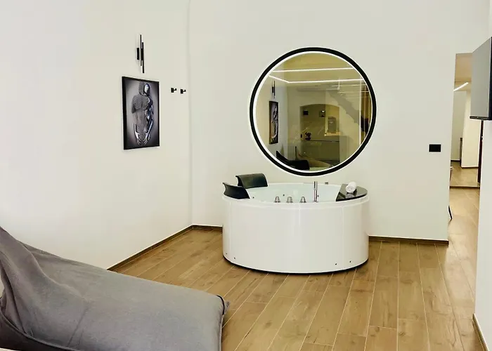 Apartment Suite169 Black