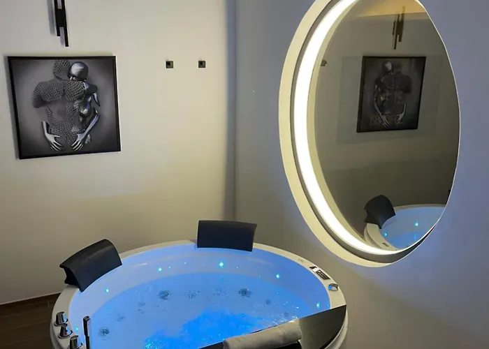 Apartment Suite169 Black